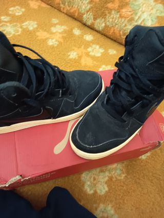 Set Giubbino, Felpa e Scarpe Uomo. Moda per uomo.