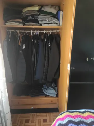 Armario ropero de madera negro