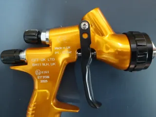 PISTOLA DE PINTAR PROFESIONAL 1.3 PPS/PVC Y RELOJ