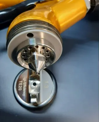 PISTOLA DE PINTAR PROFESIONAL 1.3 PPS/PVC Y RELOJ