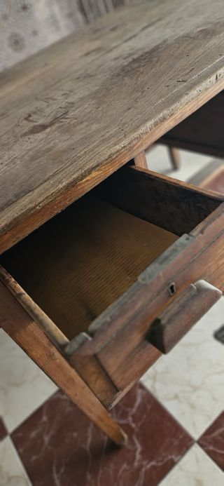 Escritorio madera clásico para restaurar