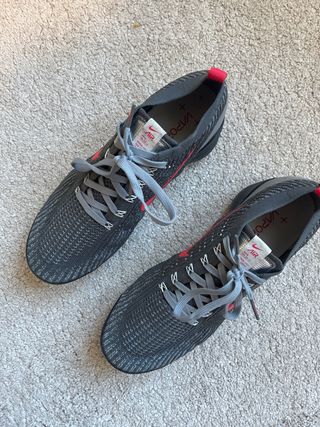 Nike Vapormax Talla 45 Gris/Rojo