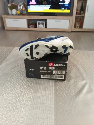 Botas de fútbol Lotto niño talla 33