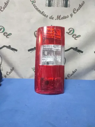 Piloto trasero Ford Transit Connect 2000