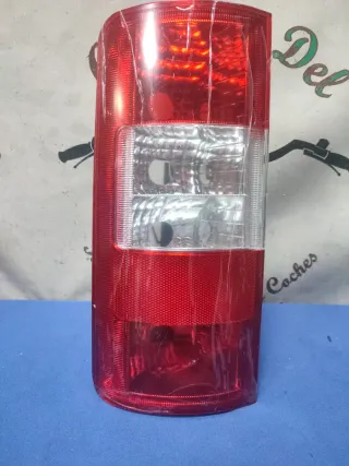 Piloto trasero Ford Transit Connect 2000