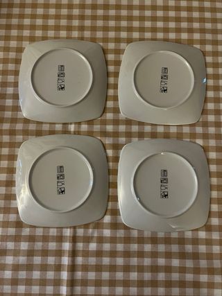 Vajilla de platos cuadrados blancos