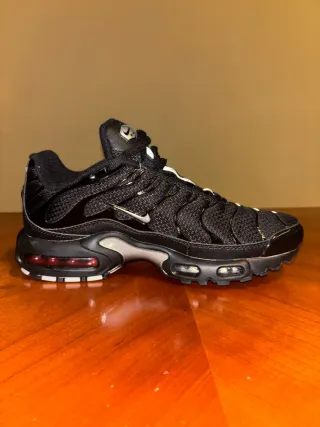 Nike TN Talla 40 Negro/Plata