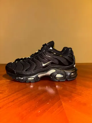 Nike TN Talla 40 Negro/Plata