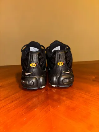 Nike TN Talla 40 Negro/Plata