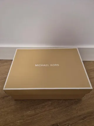 Playeras Michael Kors Beige/Dorado Nuevas