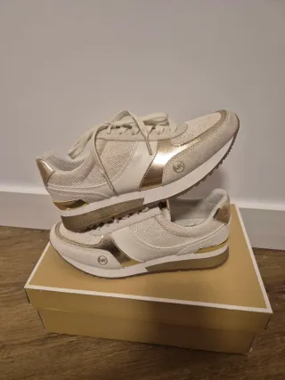 Playeras Michael Kors Beige/Dorado Nuevas