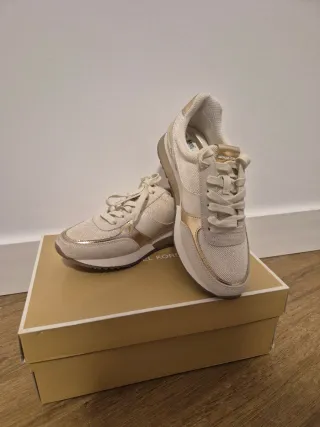 Playeras Michael Kors Beige/Dorado Nuevas