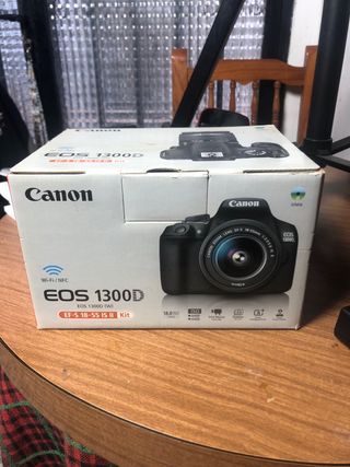 Cámara Canon 1300D Reflex Negra + accesorios