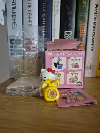 Hello Kitty & Friends Love Calling