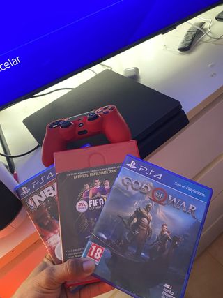 Console PS4 Slim Nera + 3 Giochi