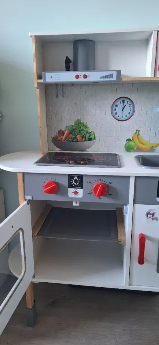 Cocinita de madera para niños