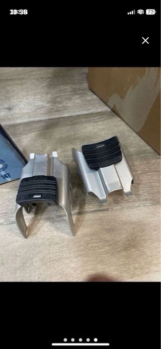 Esquís travesía con cuchillas, freno y pieles foca