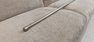 Barra de cortina y terminales metálica plateada