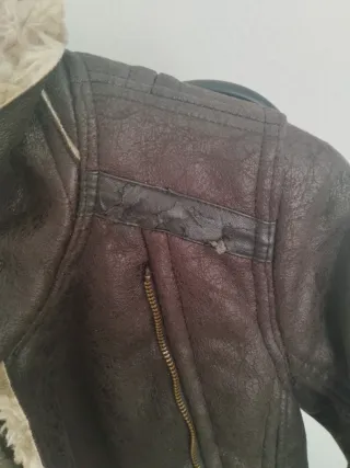 Cazadora Bershka efecto piel forrada