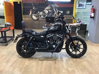HARLEY-DAVIDSON IRON 883
