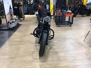 HARLEY-DAVIDSON IRON 883