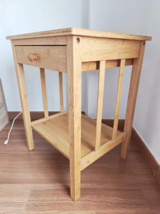 Mesita de noche de bambú