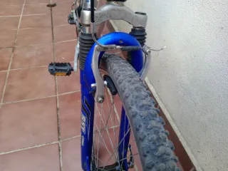 Bicicleta MTB 26 plateada