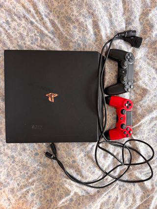 PS4 Pro + 2 mandos originales