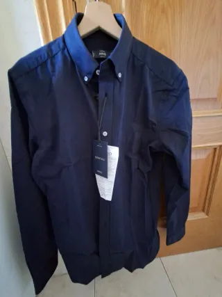 Camisa azul oscura Mango Talla M. Sin estrenar.