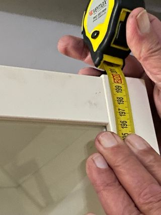 Mueble vitrina madera y cristal