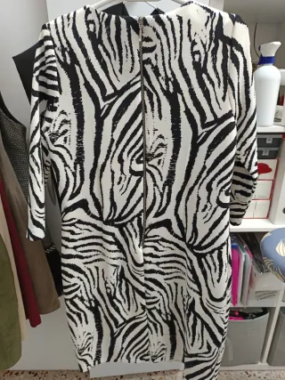Vestido Zara Basic estampado cebra
