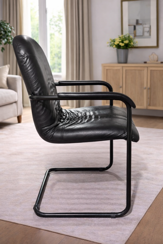 Silla de cuero vintage negra