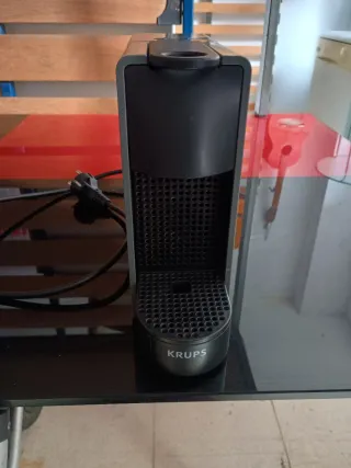 Cafetera Nespresso Krups Essenza Mini