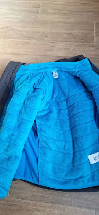 Cazadora Quechua  montaña/nieve  talla 10-11 años