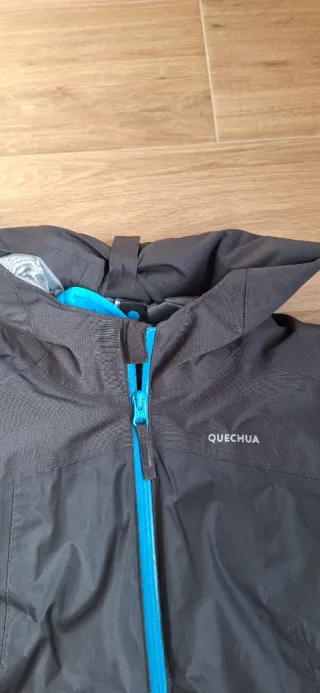 Cazadora Quechua  montaña/nieve  talla 10-11 años