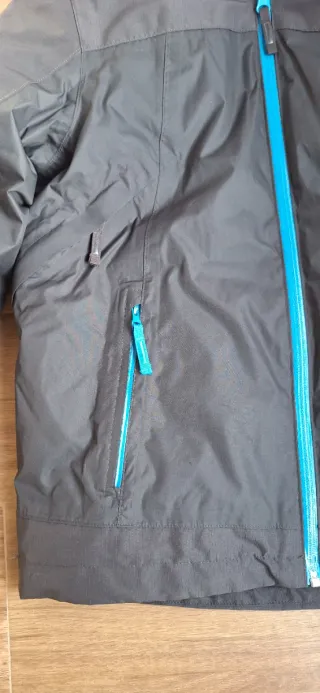 Cazadora Quechua  montaña/nieve  talla 10-11 años