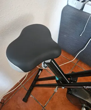 Bicicleta Estática Negra y Gris