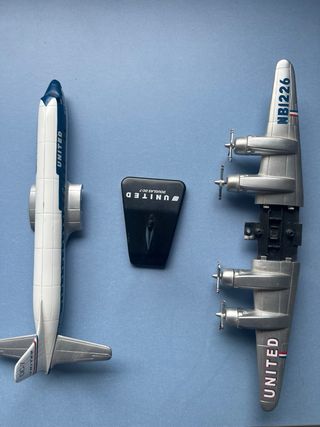 Maqueta Avión United DC-7