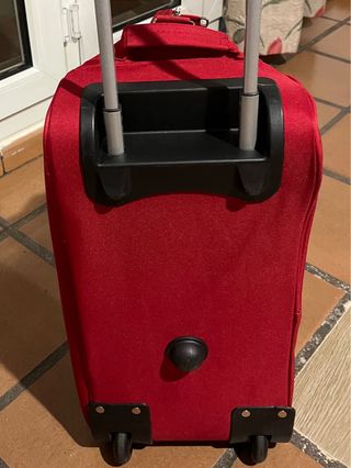 Trolley pequeño rojo