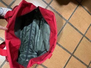 Trolley pequeño rojo