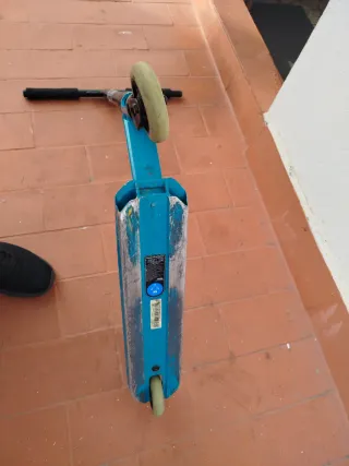 Patinete azul