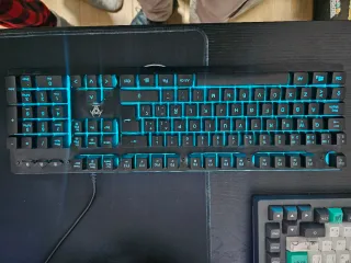 Teclado Gaming RGB Azul y Negro y raton