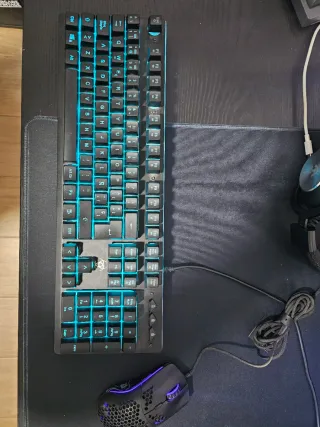 Teclado Gaming RGB Azul y Negro y raton