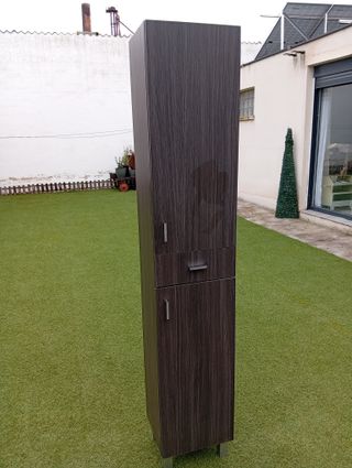 Mueble de baño alto madera y metal