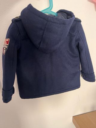 Chaqueta Guess niño azul. Talla 2 años