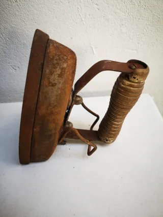 Plancha antigua de hierro