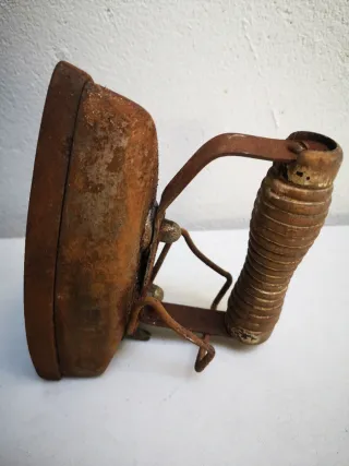 Plancha antigua de hierro