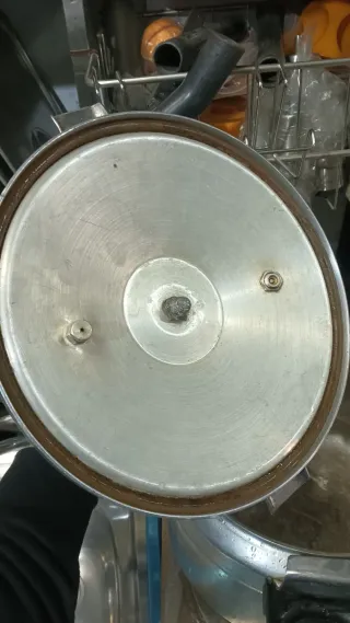 Olla a presión aluminio antigua grande