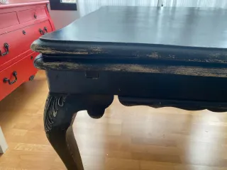 Mesa de salón de madera negra extensible