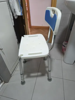 Silla adaptada para ducha